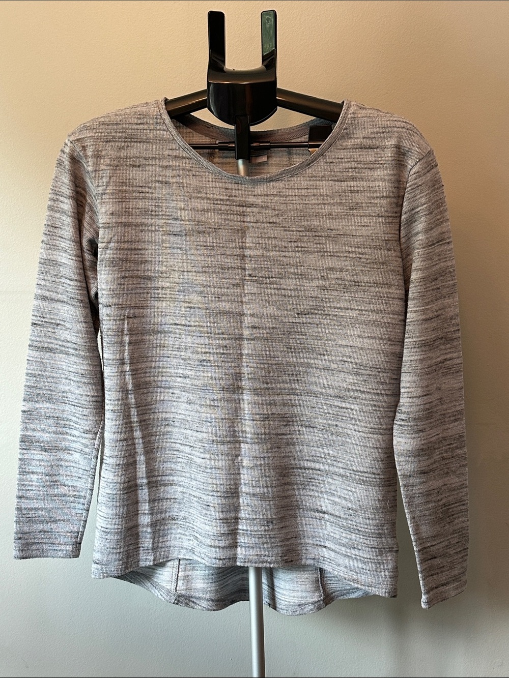 Columbia Sportswear Gray Space Dye Long‎ Sleeve Active Top - Size L (Like New)